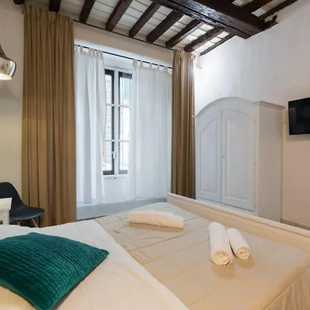 F4 - Santa Croce One Bedroom Flat 2 To 4 Guests *