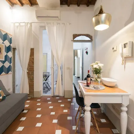 דירה F4 - Santa Croce One Bedroom Flat 2 To 4 Guests